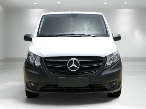 Used 2023 Mercedes-Benz Metris image 4