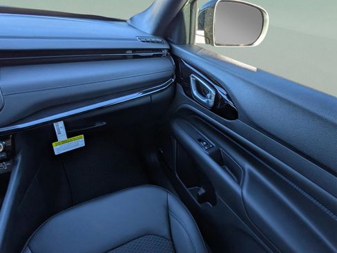 New 2026 Jeep Compass Latitude w/ Sun and Sound Group image 18