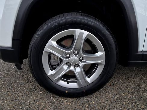 Certified 2024 Jeep Compass Latitude AWD/4WD image 28