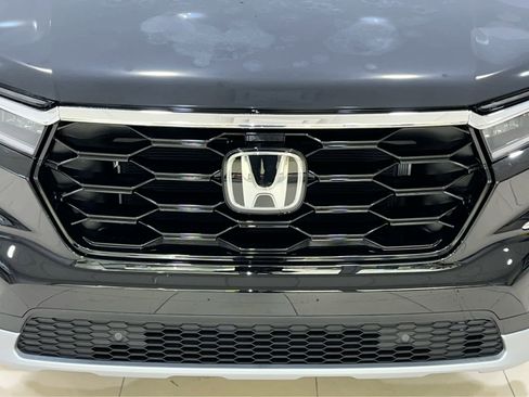New 2025 Honda Pilot Touring image 4