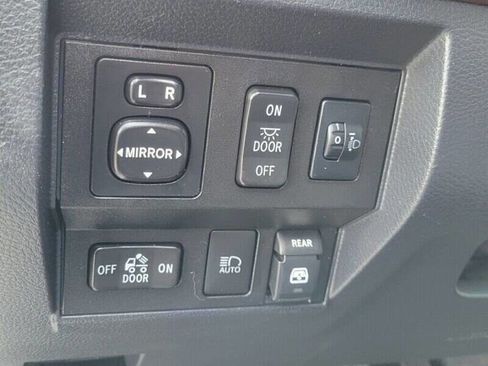 Used 2018 Toyota Tundra Limited AWD/4WD image 21