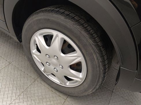 Used 2021 Nissan Kicks S image 31