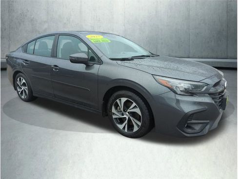 Used 2025 Subaru Legacy Premium image 7