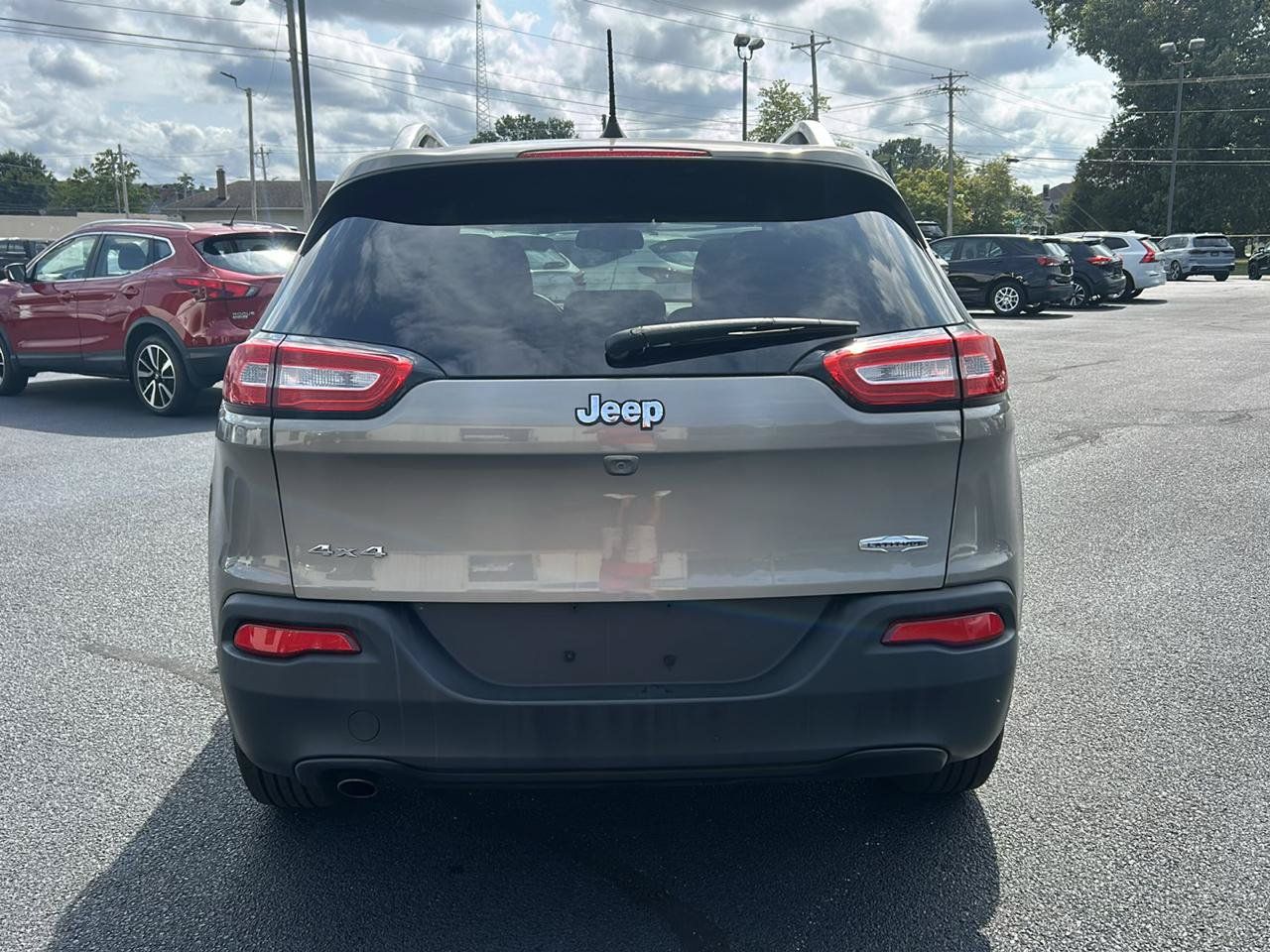 Used 2016 Jeep Cherokee Latitude w/ Comfort/Convenience Group AWD/4WD image 6