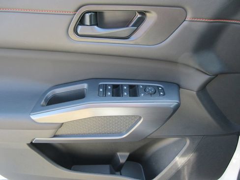 Used 2026 Nissan Pathfinder Rock Creek AWD/4WD image 23