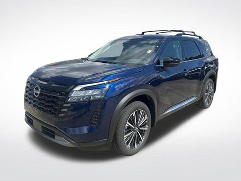 New 2026 Nissan Pathfinder Platinum FWD image 3