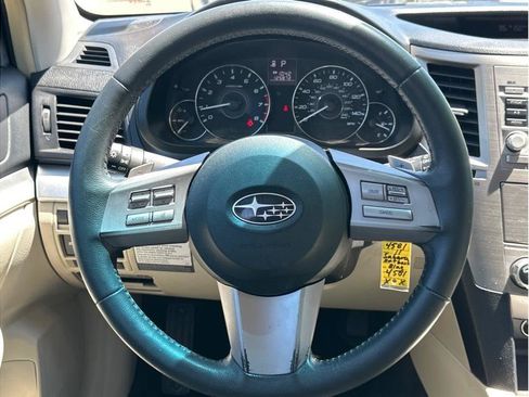 Used 2011 Subaru Outback 2.5i Premium AWD/4WD image 13