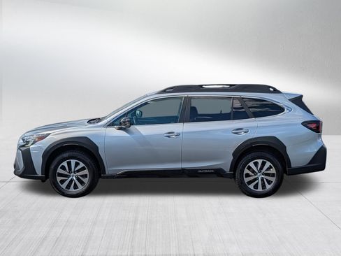 Used 2023 Subaru Outback Premium AWD/4WD image 4
