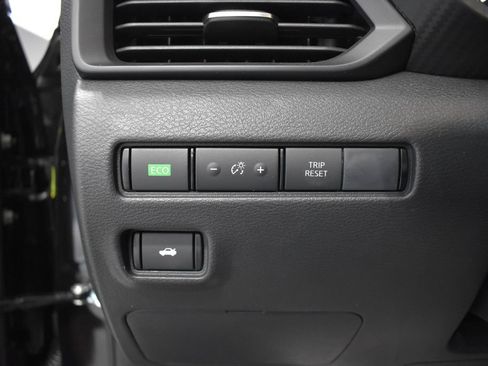 Certified 2025 Nissan Sentra S FWD image 17