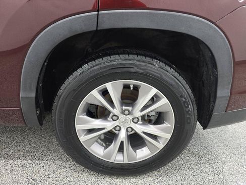 Used 2015 Toyota Highlander XLE FWD image 33