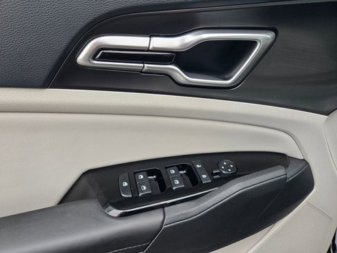 Used 2025 Kia Sportage EX w/ Premium Package image 25