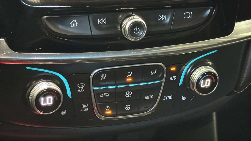 Used 2021 Chevrolet Traverse RS w/ LPO, Floor Liner Package AWD/4WD image 32
