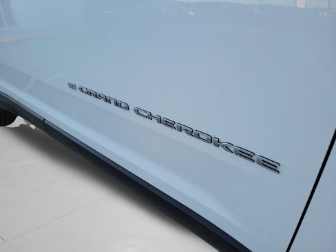 Used 2025 Jeep Grand Cherokee L Limited RWD image 31