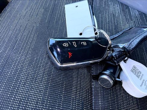 Used 2021 Volkswagen ID.4 Pro image 15