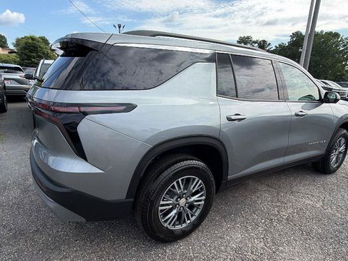 New 2026 Chevrolet Traverse LT w/ Driver Confidence Package FWD image 8
