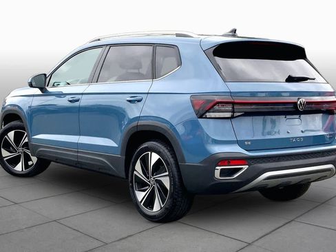 Used 2025 Volkswagen Taos SE AWD/4WD image 12
