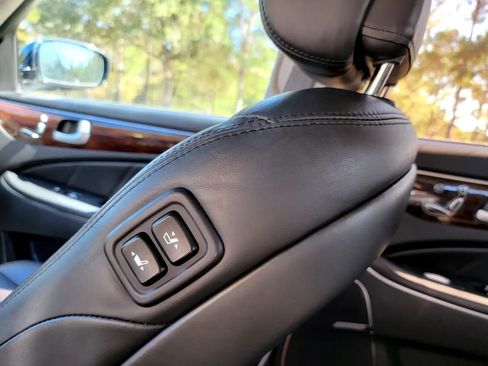 Used 2012 Hyundai Equus Signature image 28