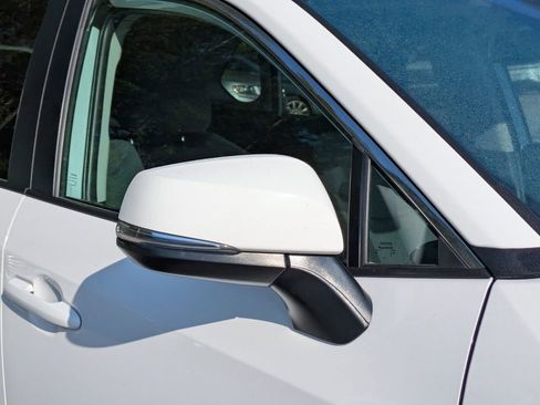 Used 2025 Toyota RAV4 XLE FWD image 11