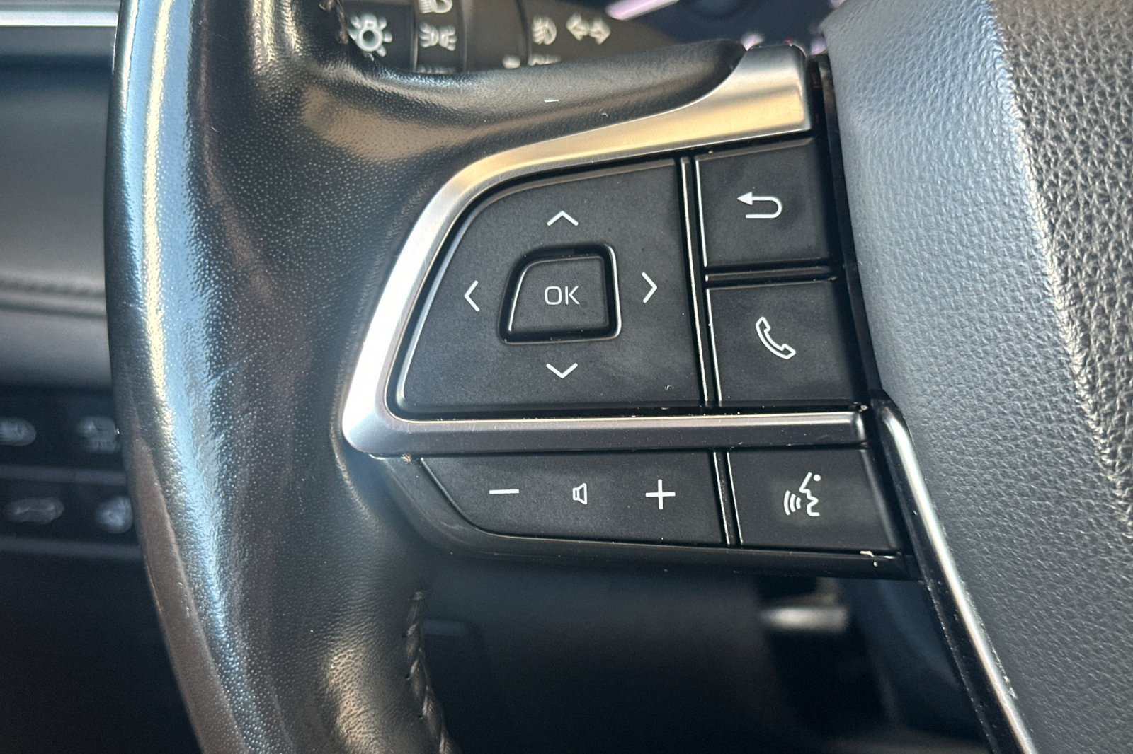 Certified 2021 Toyota Highlander Platinum AWD/4WD image 27