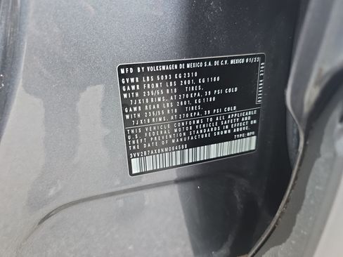 Used 2022 Volkswagen Tiguan SE AWD/4WD image 36