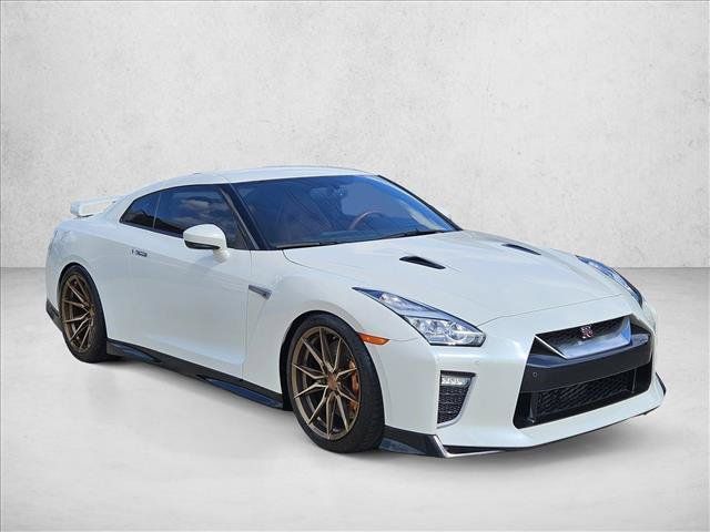 Used 2021 Nissan GT-R Premium AWD/4WD image 3