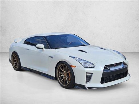 Used 2021 Nissan GT-R Premium AWD/4WD image 3