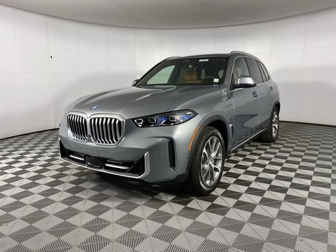 New 2026 BMW X5 xDrive50e w/ Executive Package image 3