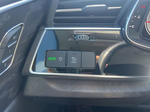 Used 2021 Audi Q8 Premium Plus w/ Premium Plus Package image 30