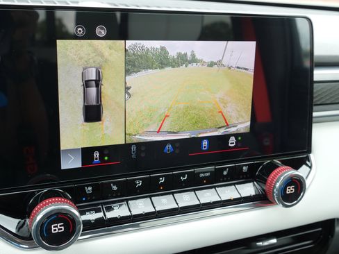 Used 2024 GMC Canyon AT4X image 25