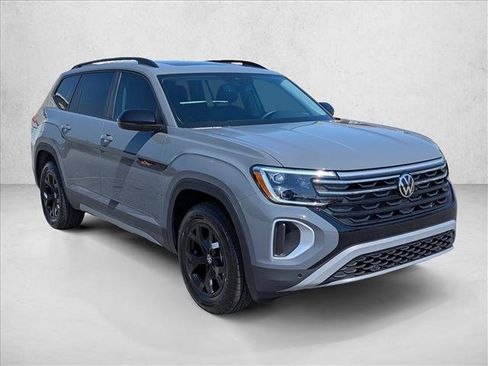 New 2026 Volkswagen Atlas Peak Edition AWD/4WD image 3