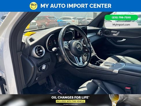 Used 2022 Mercedes-Benz GLC 300 4MATIC w/ Driver Assistance Package image 8
