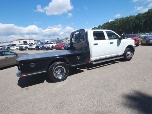 Used 2024 RAM 3500 Tradesman w/ Chrome Appearance Group image 5