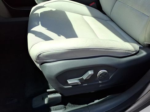 Used 2025 Hyundai Santa Fe Limited AWD/4WD image 22