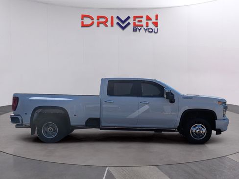Used 2022 Chevrolet Silverado 3500 High Country image 5