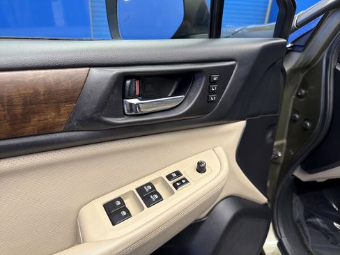 Used 2015 Subaru Outback 3.6R Limited image 9