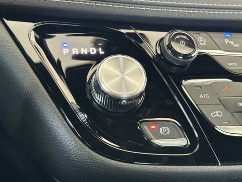 New 2026 Chrysler Pacifica Select image 19