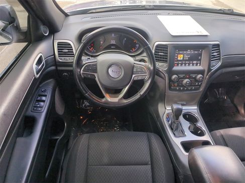 Used 2021 Jeep Grand Cherokee Laredo image 18