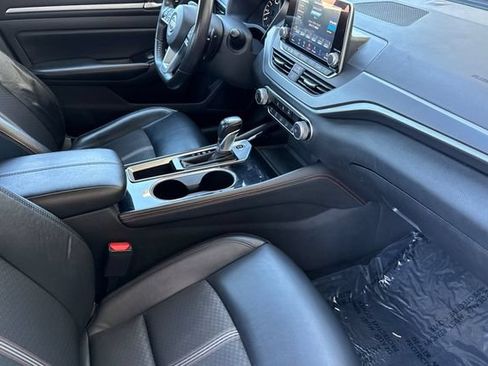 Used 2024 Nissan Altima 2.5 SR FWD image 19