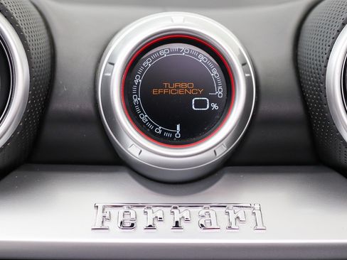 Used 2017 Ferrari California T RWD image 43