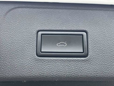 Used 2021 Volkswagen Atlas SEL AWD/4WD image 23