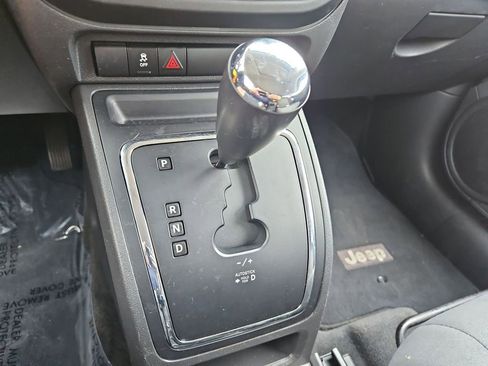Used 2013 Jeep Patriot Sport w/ Tire & Wheel Group AWD/4WD image 15