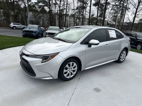 Used 2024 Toyota Corolla LE image 5