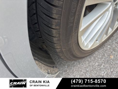 Used 2020 Toyota Camry XLE FWD image 10