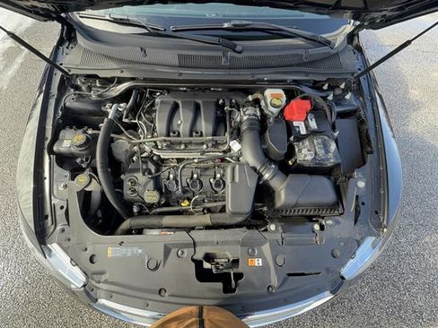 Used 2017 Ford Taurus SEL w/ Equipment Group 201A image 28