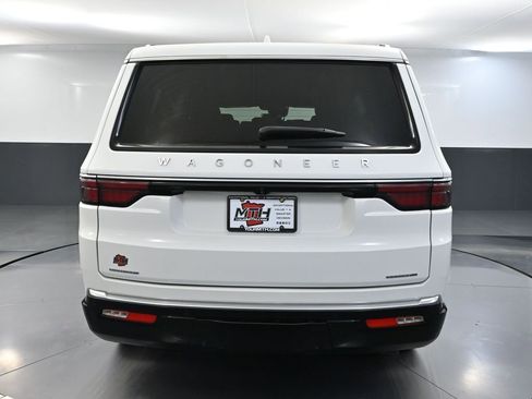 Used 2023 Jeep Wagoneer Series II AWD/4WD image 6