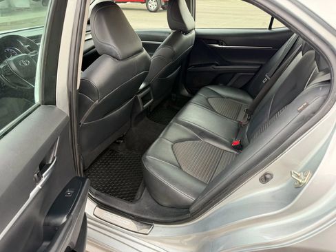 Used 2018 Toyota Camry SE image 12