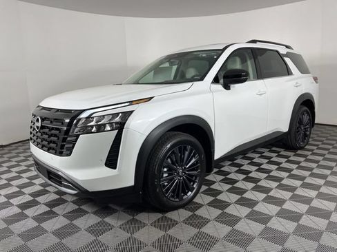 New 2026 Nissan Pathfinder SL w/ SL Premium Package AWD/4WD image 6