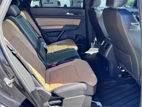 Used 2023 Volkswagen Atlas Cross Sport SEL Premium R-Line AWD/4WD image 17