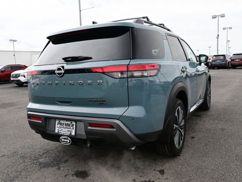 New 2026 Nissan Pathfinder Platinum image 8
