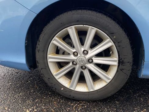 Used 2012 Toyota Camry XLE w/ Leather Pkg FWD image 12